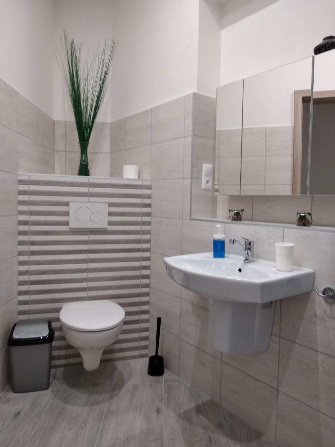 Kate & Jenny Apartments - Cosy Place In The City Center Bratislava Exterior photo
